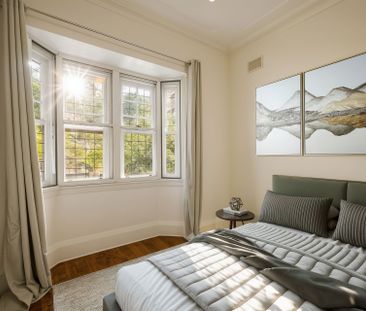 Charming Art Deco Apartment in the Heart of Double Bay - Photo 3