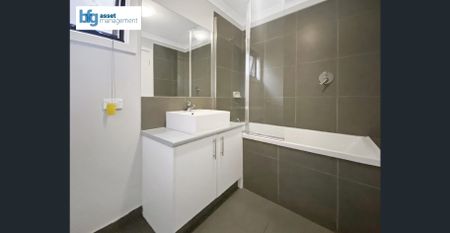 Spacious 2 Bedroom Townhouse! - Photo 5