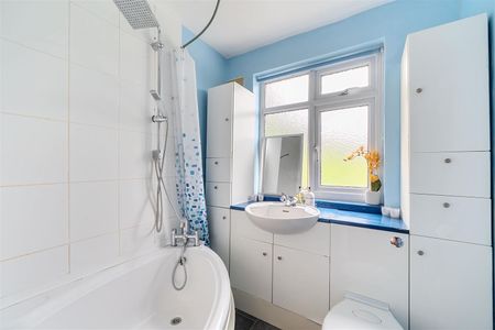 Eastcote Lane, Harrow, HA2 - Photo 5