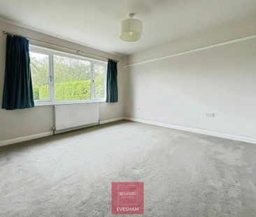 Bungalow to rent on - Photo 2