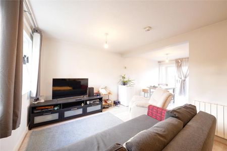 2 bedroom end of terrace house to rent - Photo 3