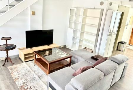 Calle de Huelva, Alcobendas, Community of Madrid 28108 - Photo 5