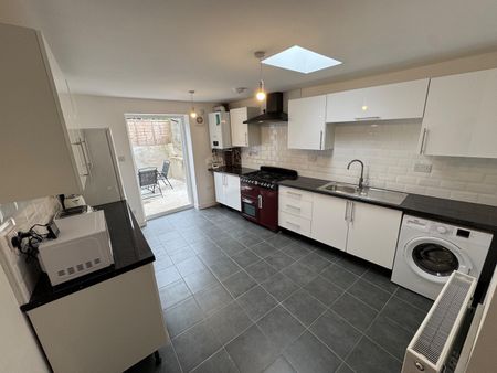 Room in a Shared House, Bristol, BS2 - Photo 5