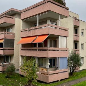 grosszügige 5.5 Zimmer-Altbauwohnung an ruhiger Lage - Photo 2