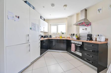 2 bedroom flat to rent - Photo 4