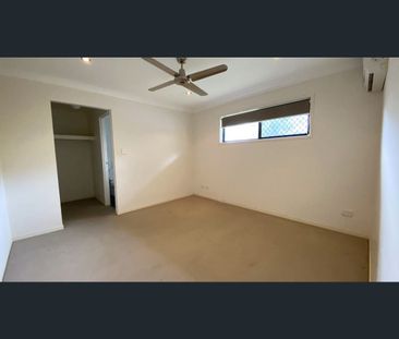25 Orangetip Crescent, Calamvale, Qld 4116 - Photo 3