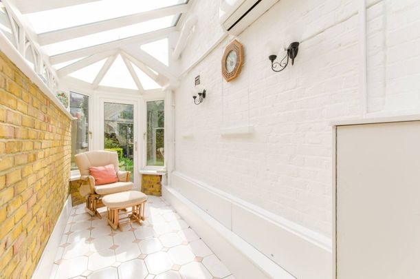 2 Bed Semi-Detached House, Highfield Road, NW11 - Photo 1
