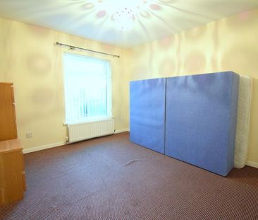 22 Lawnmount Street, BT68BS, Belfast - Photo 4