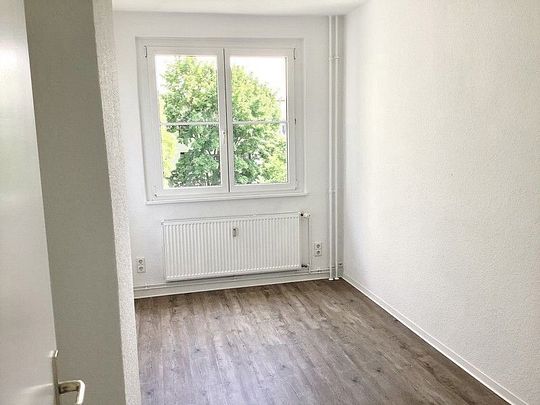 Tolle 4-Zimmer-Wohnung für Ihr individuelles Wohnerlebnis! - Photo 1