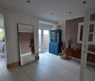 3 bedroom terraced house to rent - Photo 2