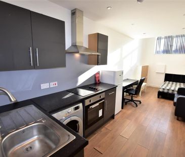 Studio to rent - Photo 6