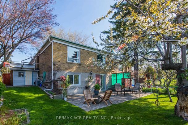 For Lease - 3715 St Clair Avenue Unit# Bsmt, Toronto, Ontario - Photo 1