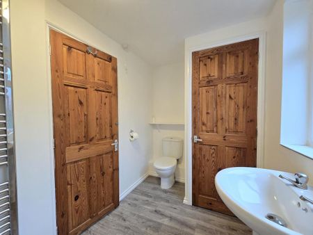 3 bedroom semi-detached house to rent - Photo 5