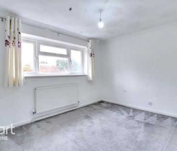 4 bedroom detached house to rent - Photo 4