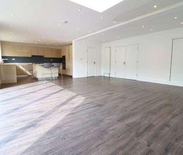 Edgwarebury Lane, Edgware, Middlesex, HA8 - Photo 2