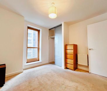 2 bedroom Flat To Let - Photo 6