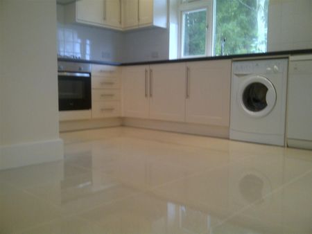 2 Bed Maisonette, Elmfield Way, CR2 - Photo 5