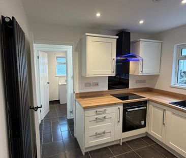 3 bedroom semi-detached house to rent - Photo 2