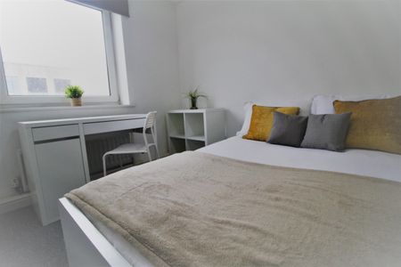Flat 74, Samara Plaza, LS2 9DU, Leeds - Photo 5