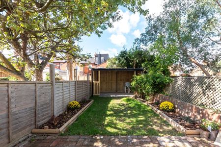 4 Bed Terraced House, Hatherley Road, RG1 - Photo 3