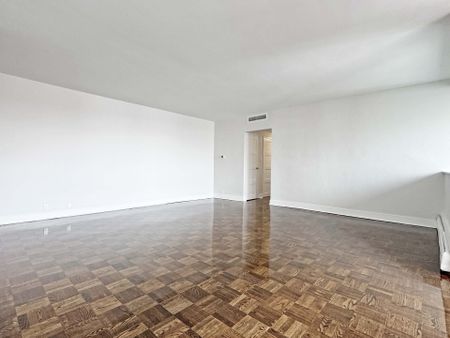 For Lease - 9 Deer Park Crescent Unit# 903, Toronto, Ontario - Photo 5