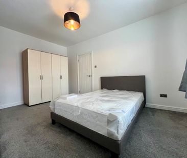 2 bedroom end of terrace house to rent - Photo 5