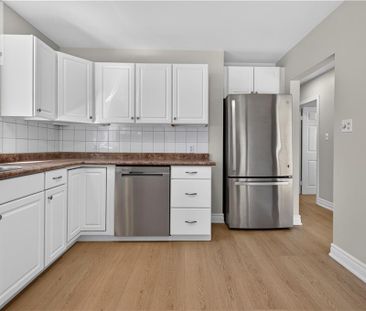 16 NOTTINGHAM Avenue, Hamilton, Ontario, L8T3N5 - Photo 1