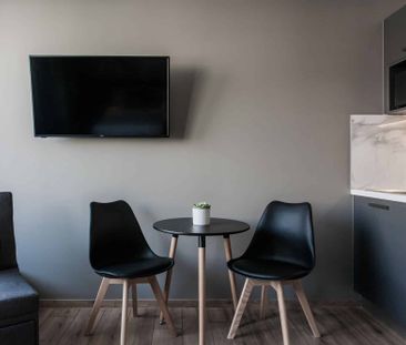 Cozy 1BR Apartment at WYZ Athens - Photo 2