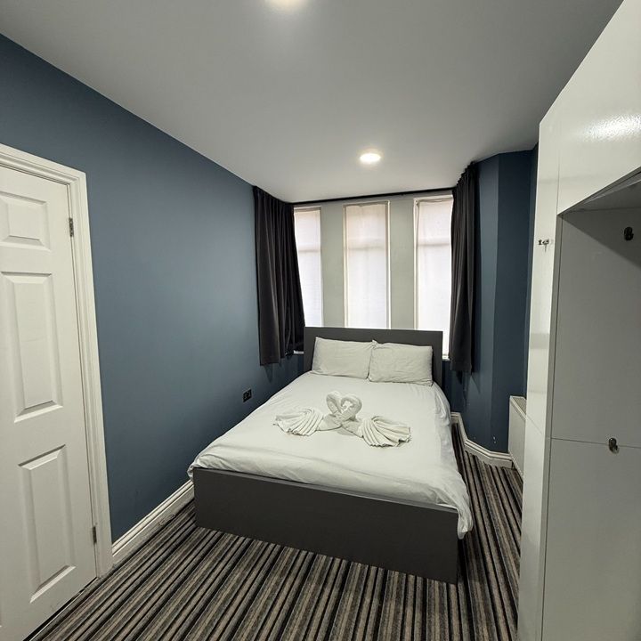 Bedsit, High Town Road, LU2 - Photo 1