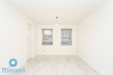 1 bed Apartment for Rent - Photo 2