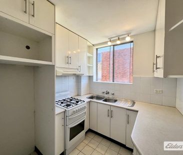 Spacious Two Bedroom Apartment! - Photo 1