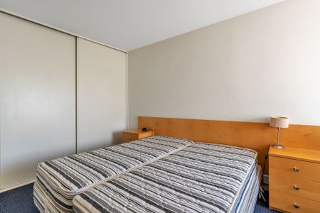 Fully Furnished Apartment in Beautiful East End! - Photo 5