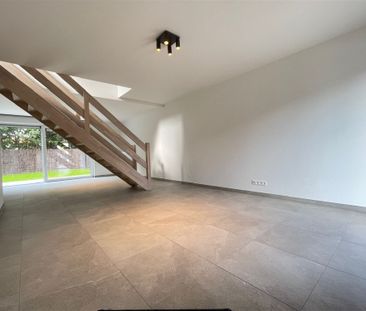Nouvelle maison dans un quartier résidentiel - Photo 2