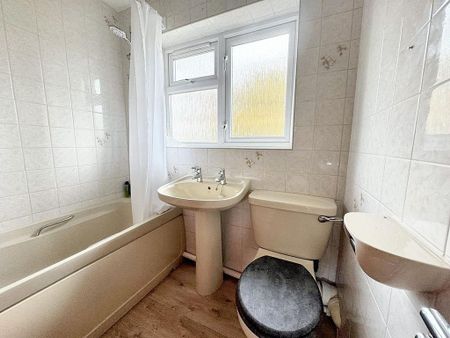 2 bedroom maisonette to rent - Photo 5