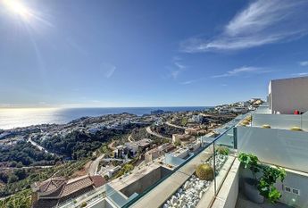 LUXURY APARTMENT with 3 bedrooms and panoramic sea views LONG TERM RENTAL