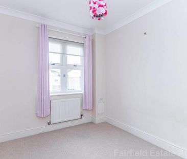 4 bedroom semi-detached house to rent - Photo 6