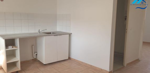 Location Appartement 2 pièces 25m² MARSEILLE 1er - Photo 2
