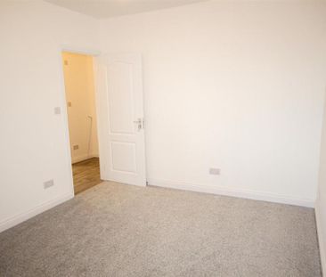 2 bedroom maisonette to rent - Photo 5