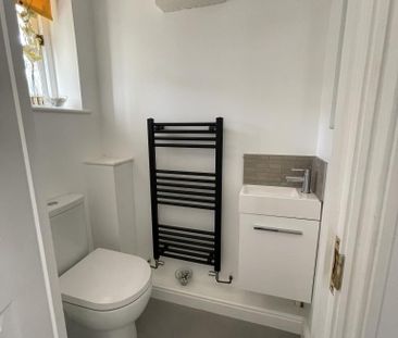 3 bedroom end of terrace house to rent - Photo 6