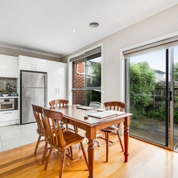 LIGHT, BRIGHT AND GREAT LOCATION - Photo 1