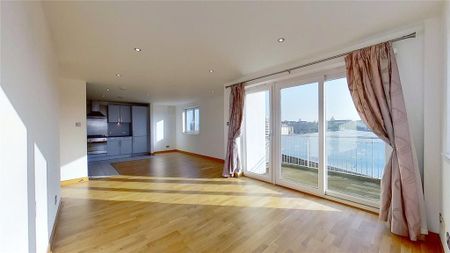 3 bedroom flat to rent - Photo 2