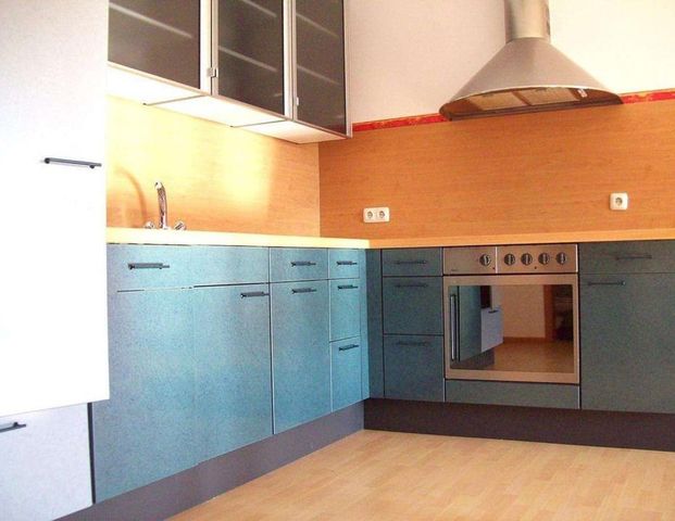 TOP WOHNLAGE! NEUWERTIGE WOHNUNG MIT EINBAUKÜCHE UND GROSSEM BALKON! - Photo 1