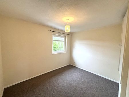 9 Frankland Close - Photo 3