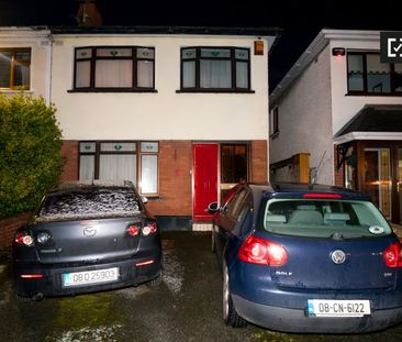 Room for rent in a 3-bedroom house in Oldbawn, Dublin - Photo 2