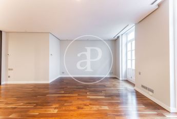 Flat for rent with Terrace in San Francesc (Valencia)