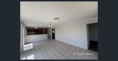 Spacious 4-Bedroom Family Home in Prime Location - Photo 3