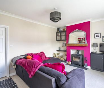 3 bedroom end of terrace house to rent - Photo 1