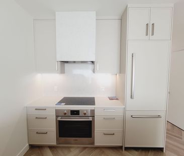 Upscale 1 bed + den condo at Movala - Photo 4