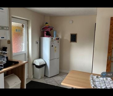 2 bedroom terraced house to rent - Photo 2