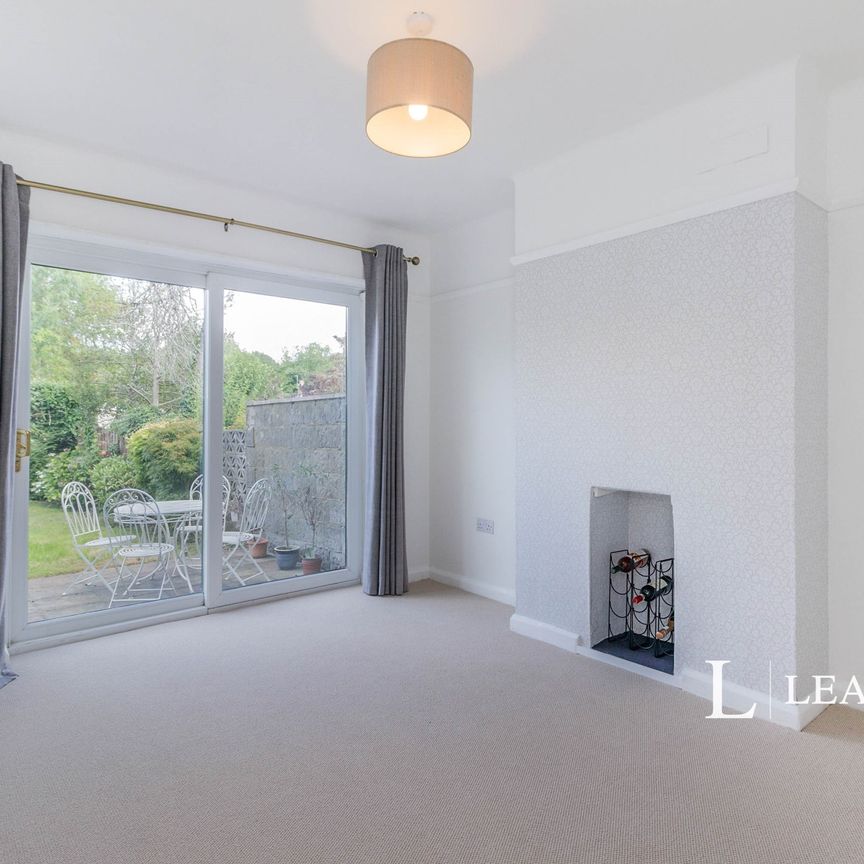 4 bedroom house to rent Sandlands Road, Walton on the Hill, KT20 - Photo 1